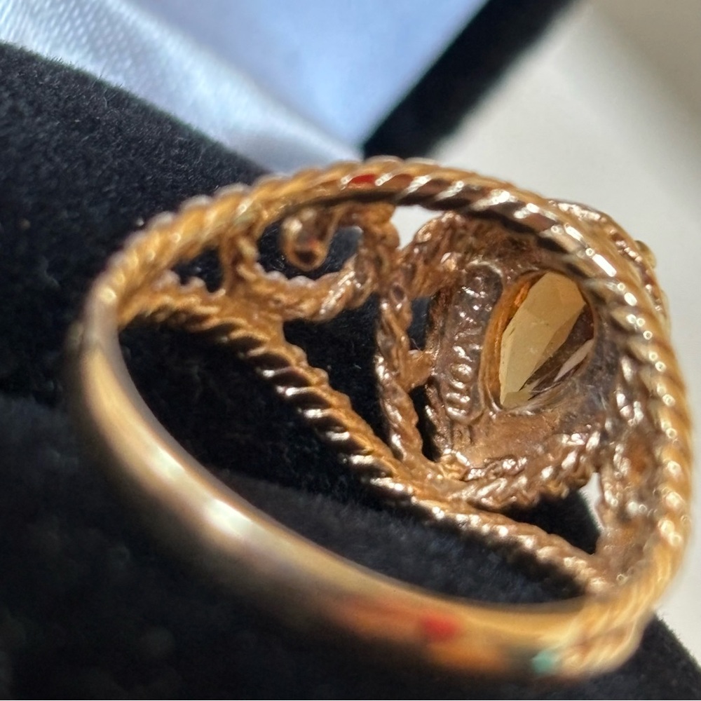 Vintage Avon Teardrop Faux Citrine Gold Tone Ring Size 6 - Picture 7 of 7